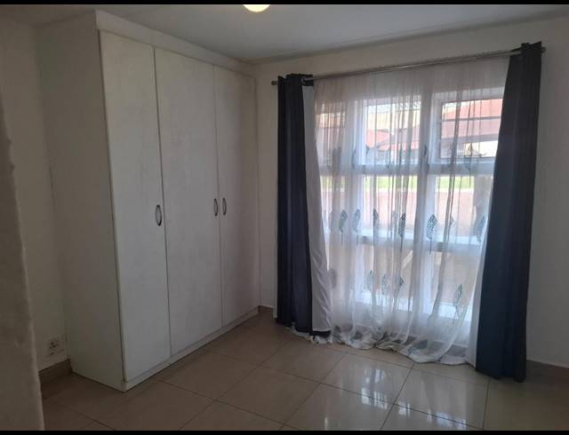 2 BEDROOM TOWNHOUSE FOR SALE IN MONDEOR